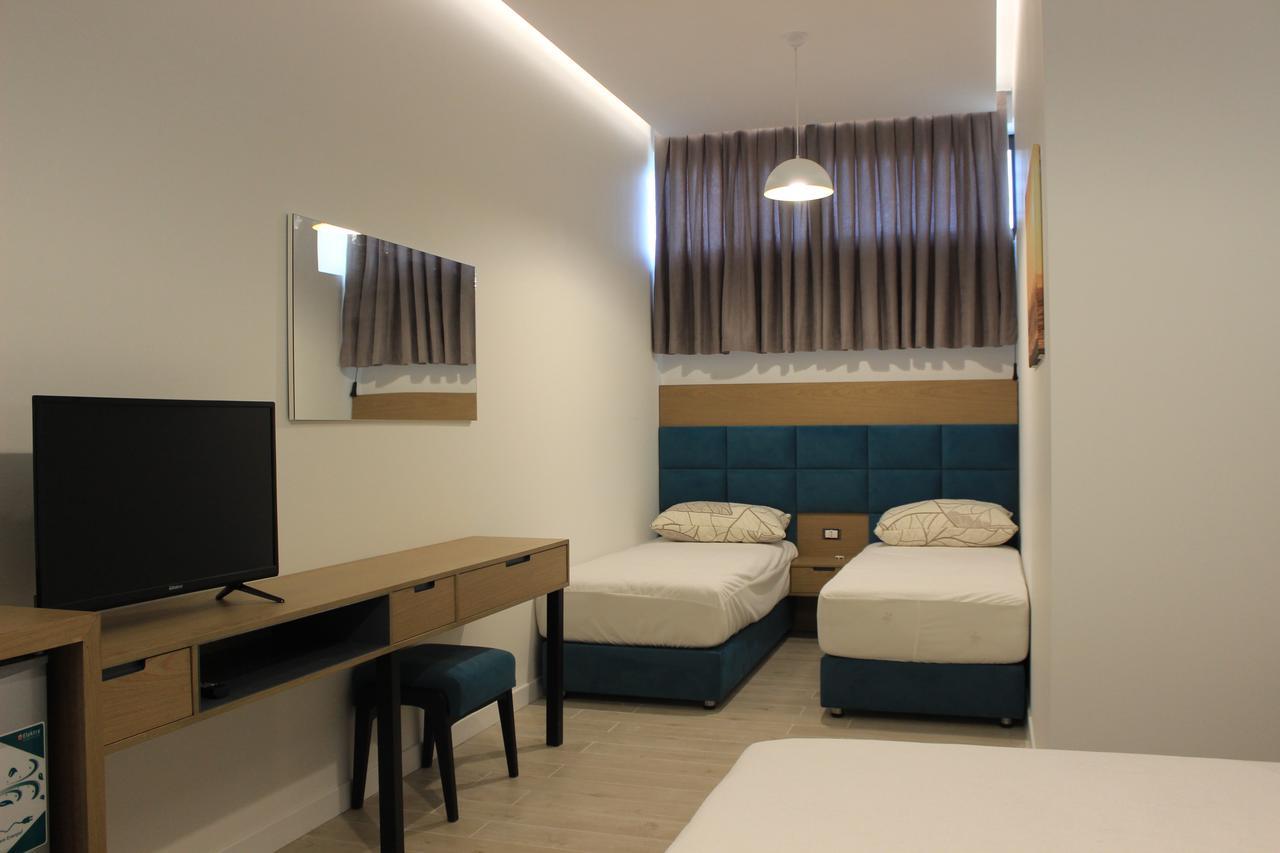 Domus Hotel & Apartments Shëngjin Exteriör bild